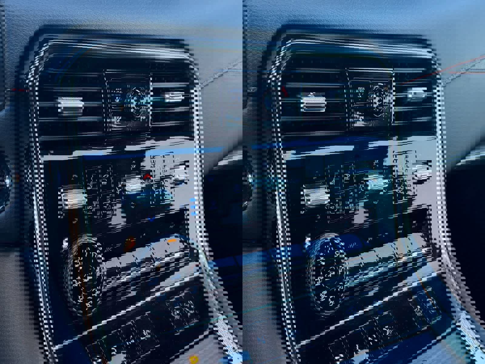 Certified 2025 Nissan Armada PRO-4X w/ Pro-4X Premium Package image 27