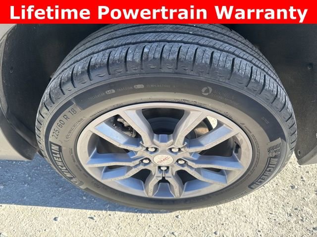 Used 2024 GMC Terrain SLT image 27