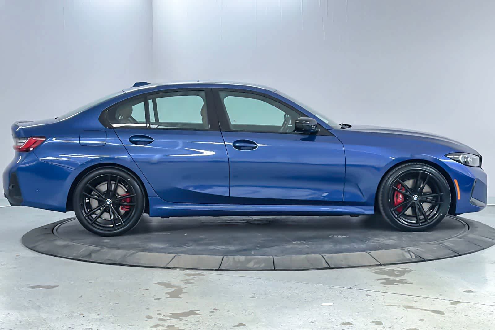 Certified 2023 BMW 330i Sedan w/ M Sport Package RWD image 8