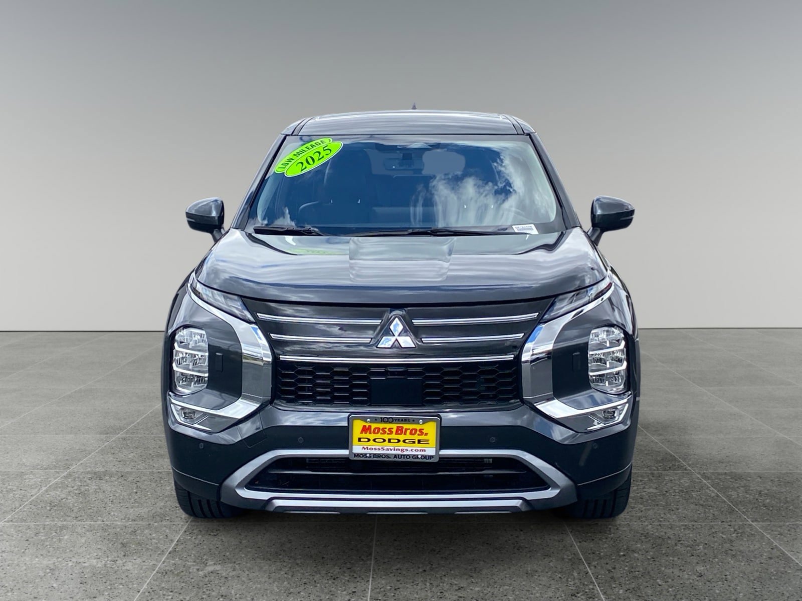 Used 2025 Mitsubishi Outlander AWD image 8