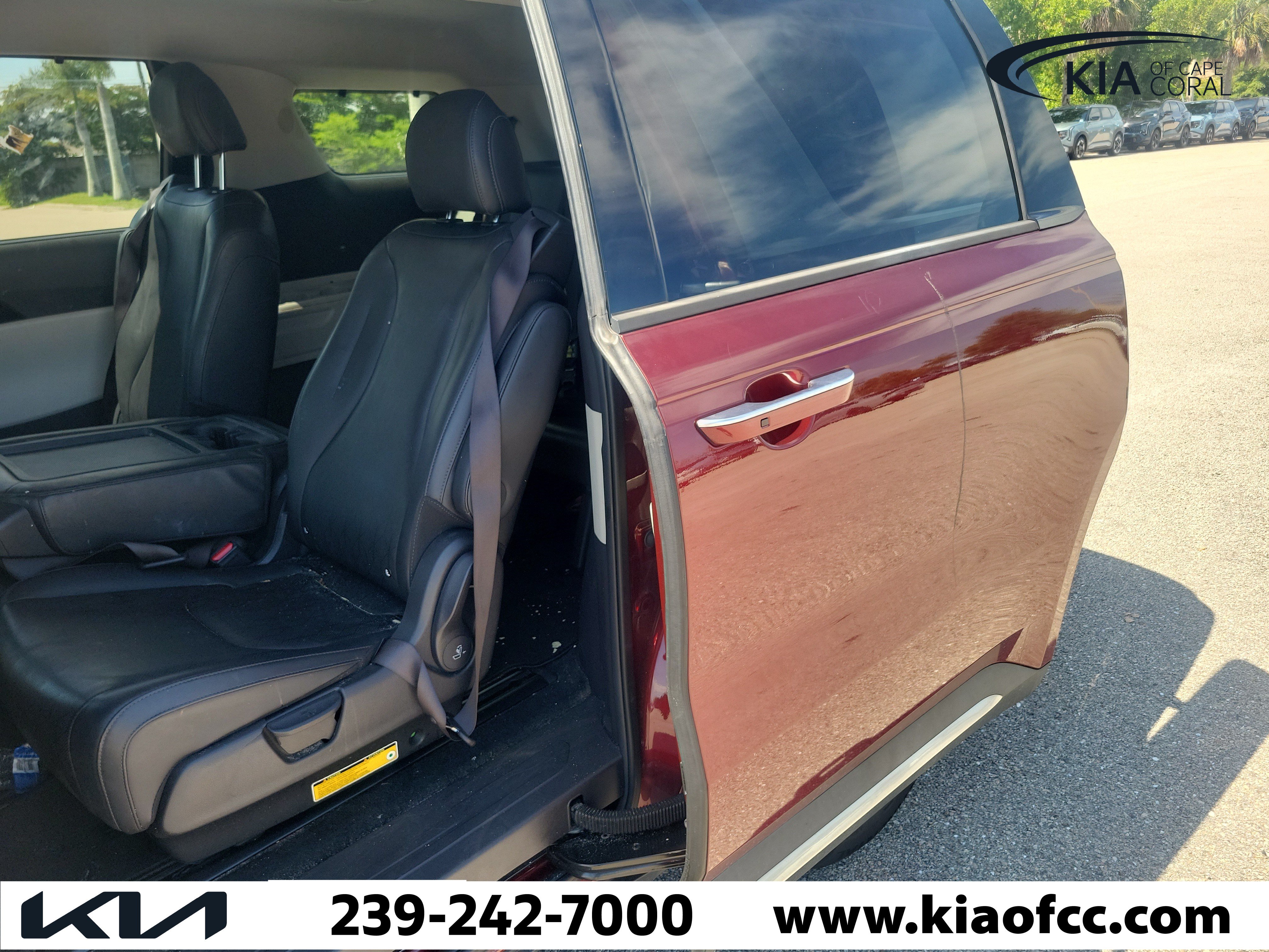 Certified 2023 Kia Carnival SX FWD image 12