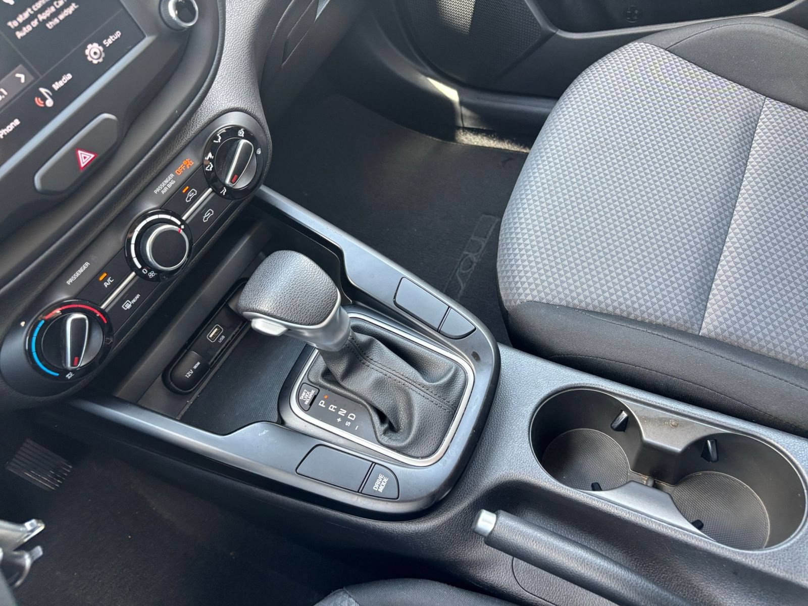 Used 2025 Kia Soul LX w/ LX Technology Package FWD image 34