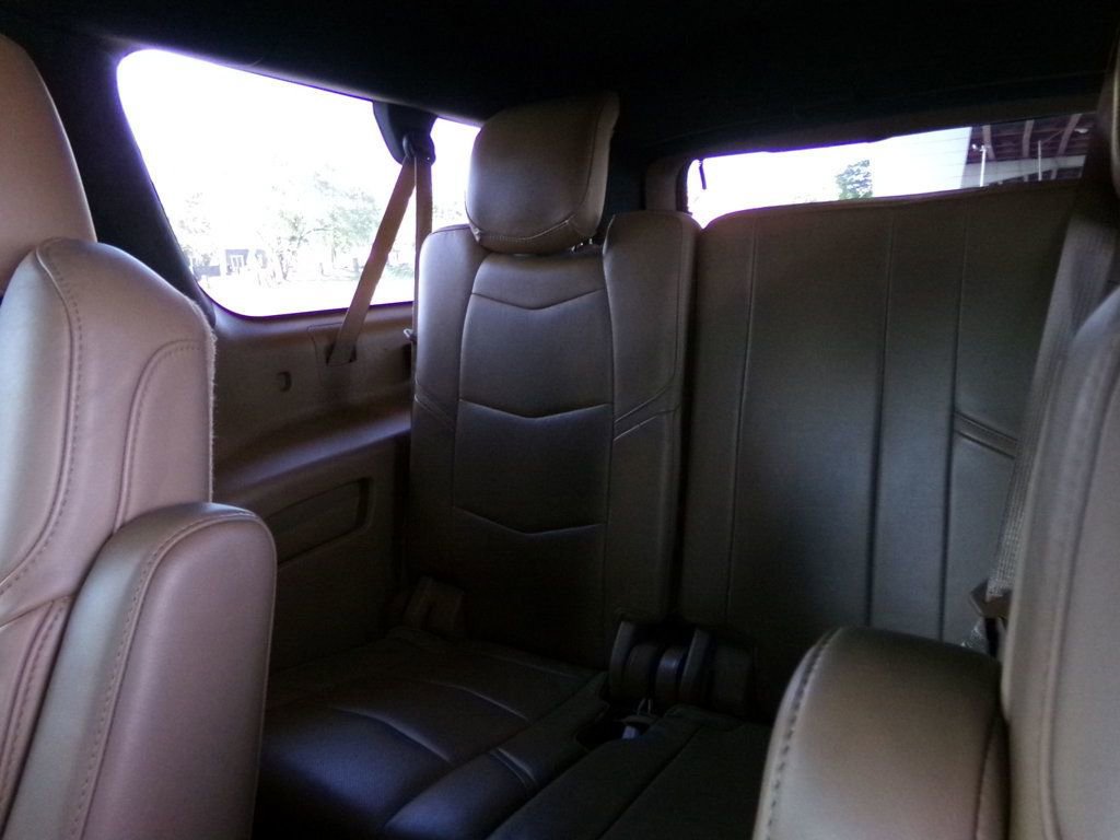 Used 2017 Cadillac Escalade ESV Platinum image 12