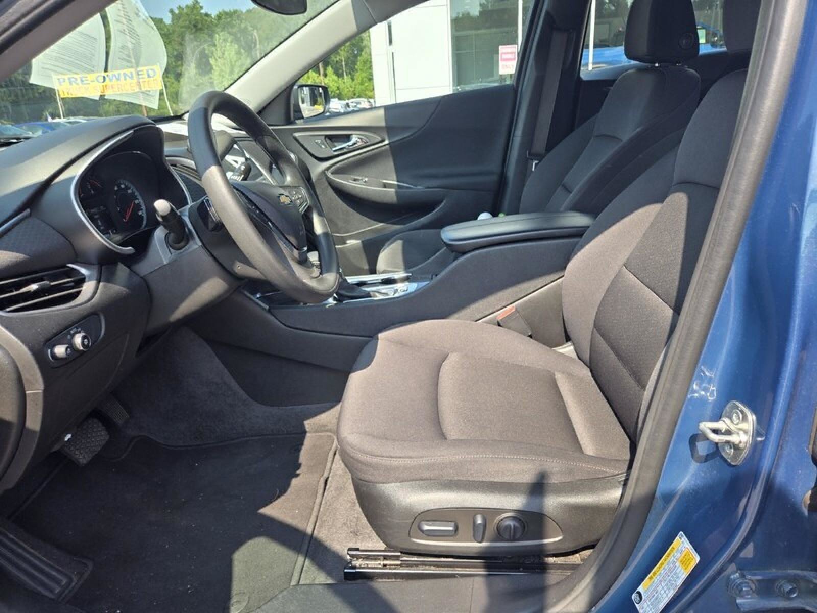 Used 2025 Chevrolet Malibu LT FWD image 16