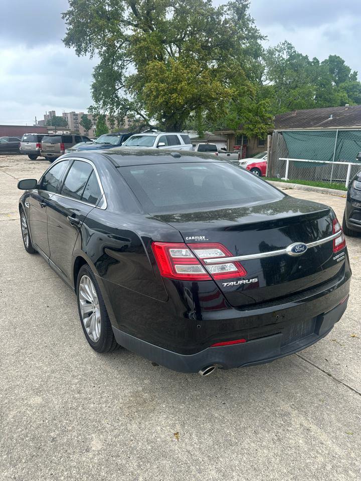 Used 2017 Ford Taurus Limited image 4