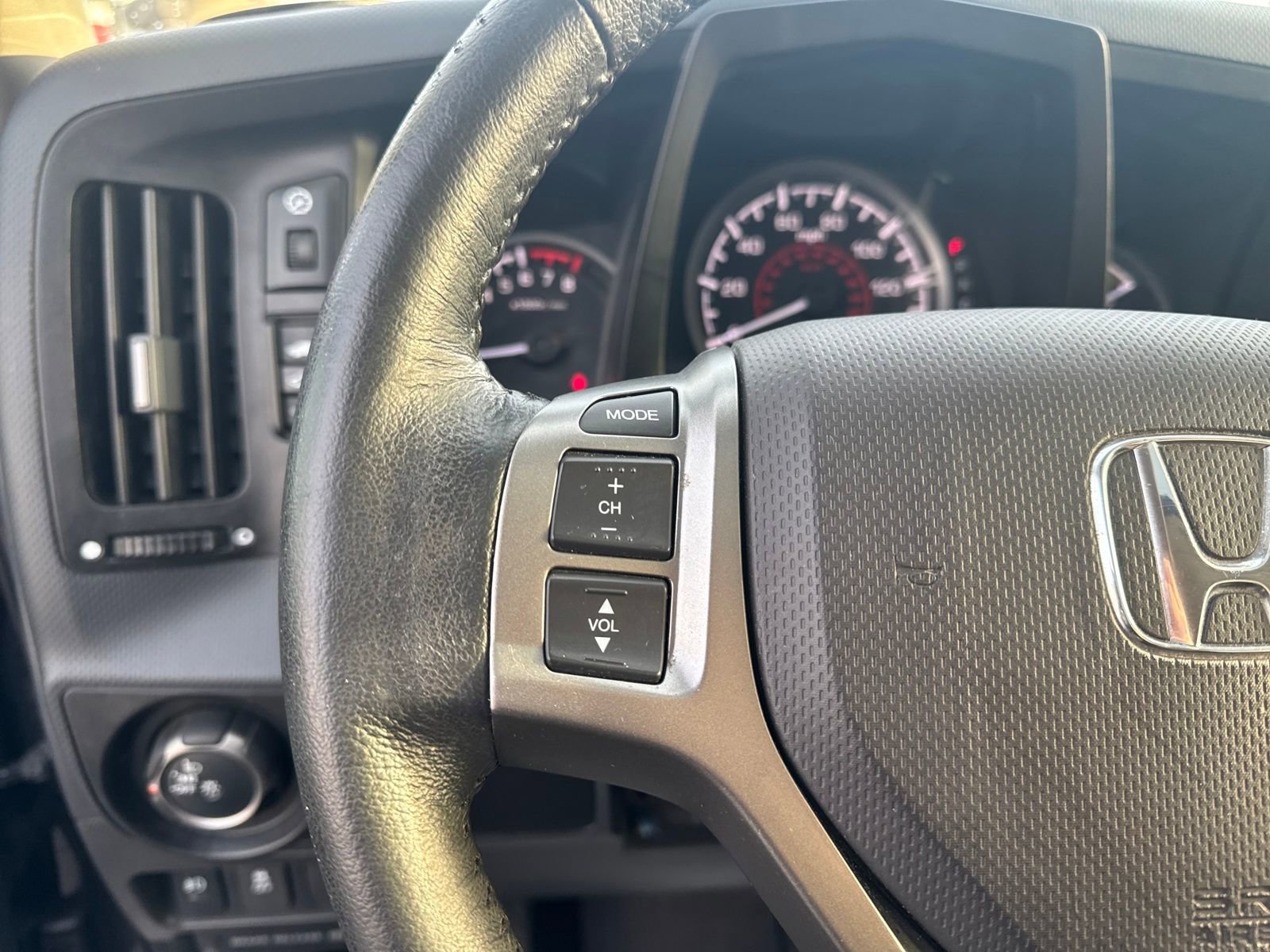 Used 2013 Honda Ridgeline RTL image 16