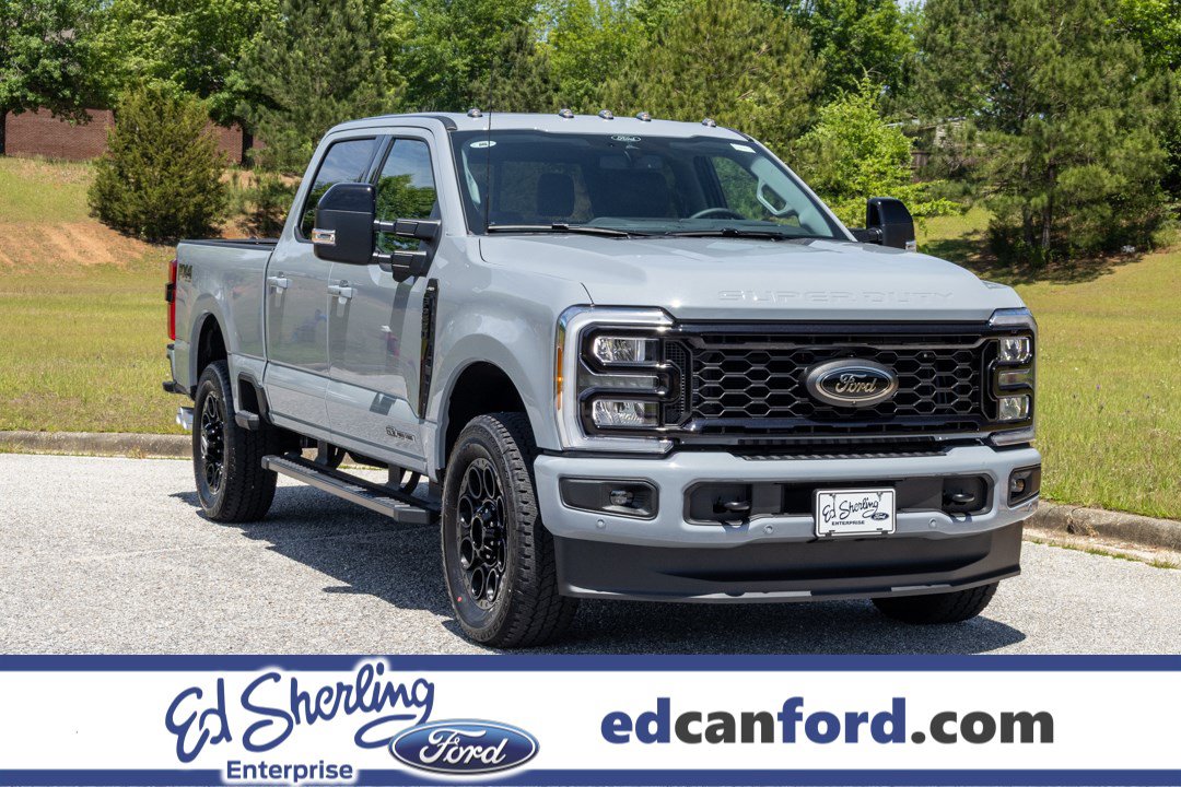 New 2026 Ford F250 Lariat w/ Black Appearance Package AWD/4WD image 1