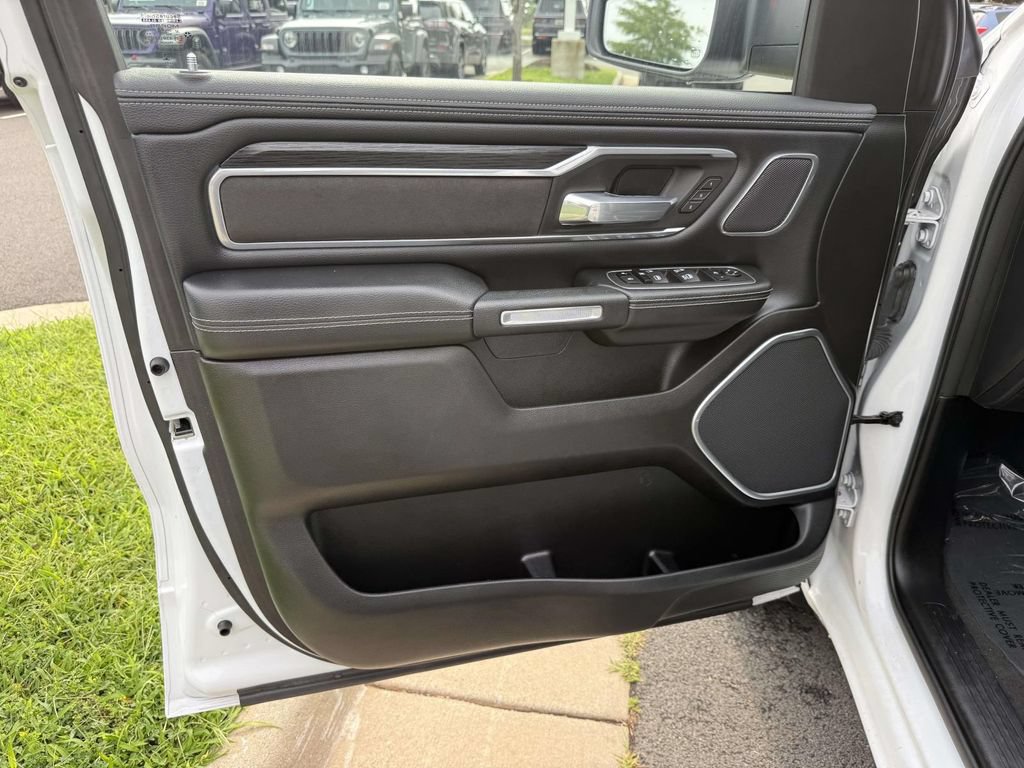 Used 2023 RAM 1500 Laramie AWD/4WD image 32