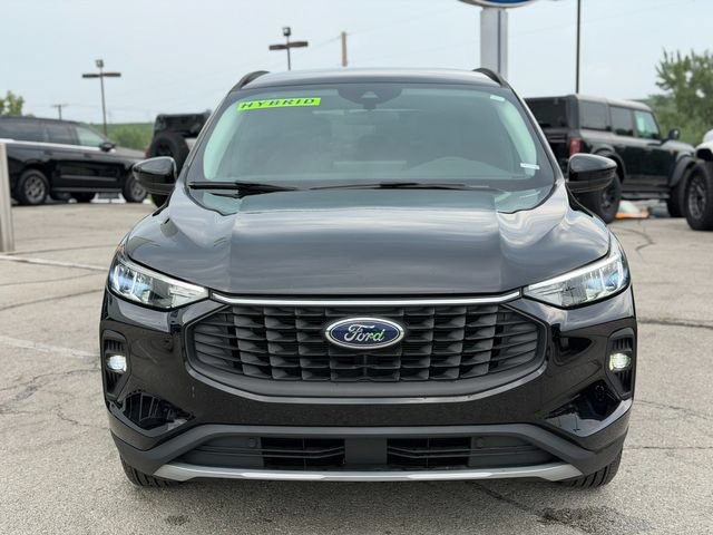 Used 2024 Ford Escape SE FWD image 2