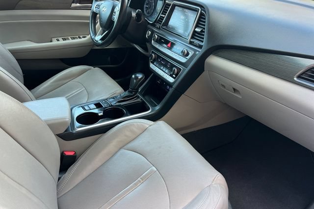 Used 2018 Hyundai Sonata Limited w/ Limited Ultimate Package 03 FWD image 17