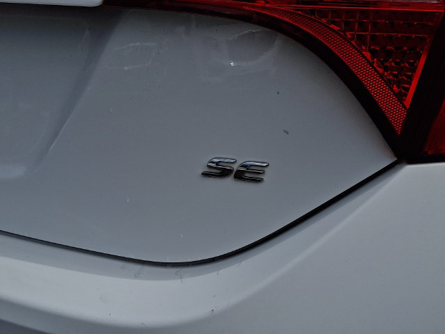 Used 2018 Toyota Corolla SE FWD image 30
