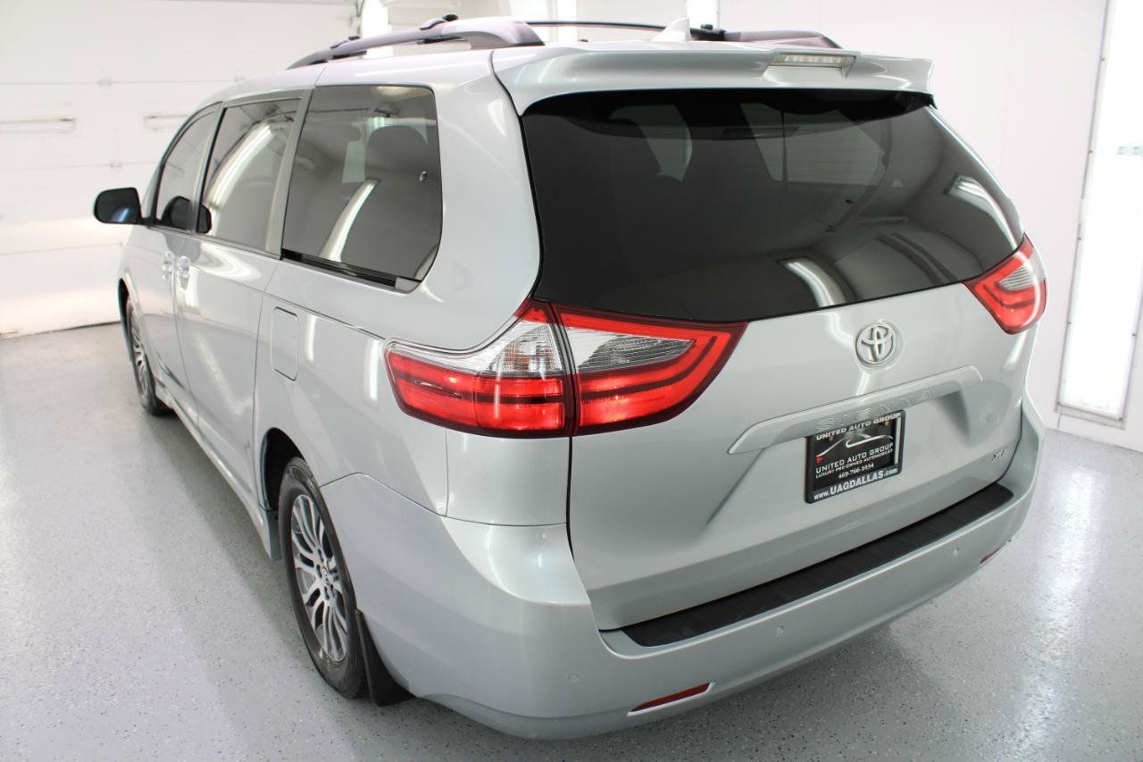 Used 2020 Toyota Sienna XLE Premium FWD image 7