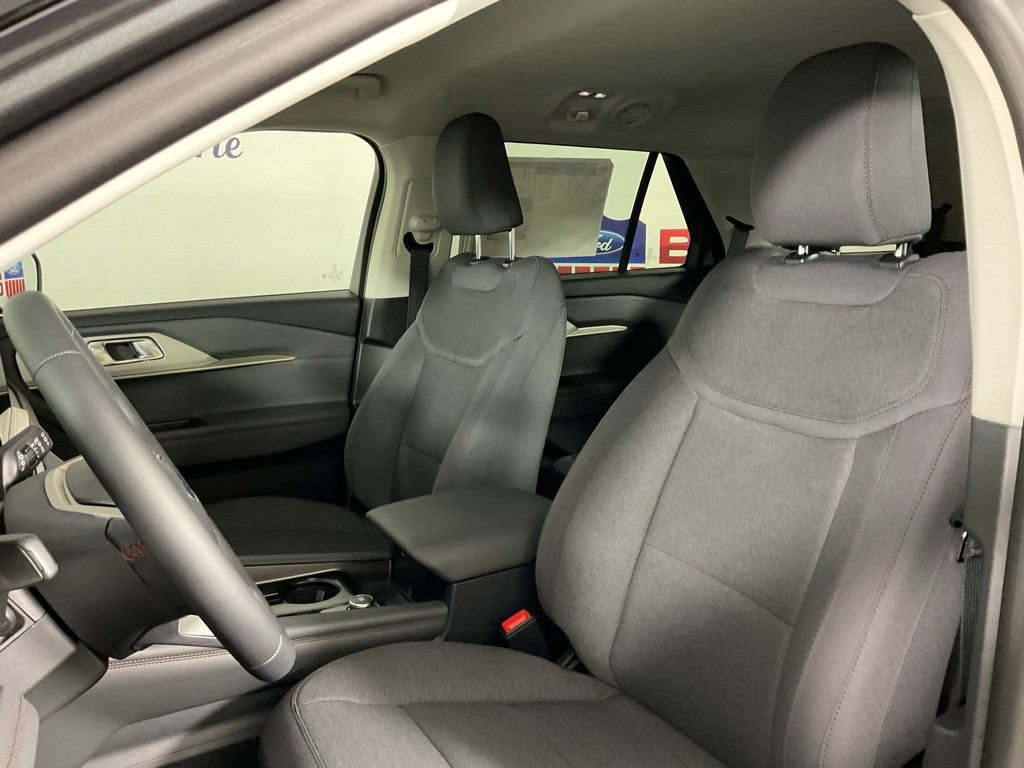 New 2026 Ford Explorer Active RWD image 14