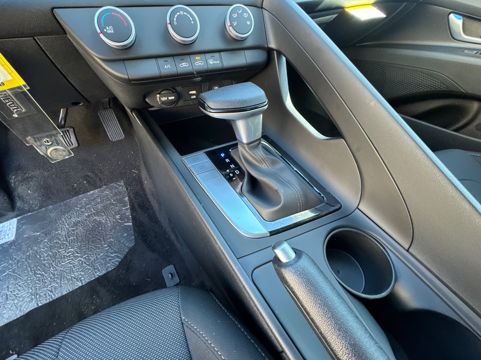 New 2026 Hyundai Elantra SE FWD image 31