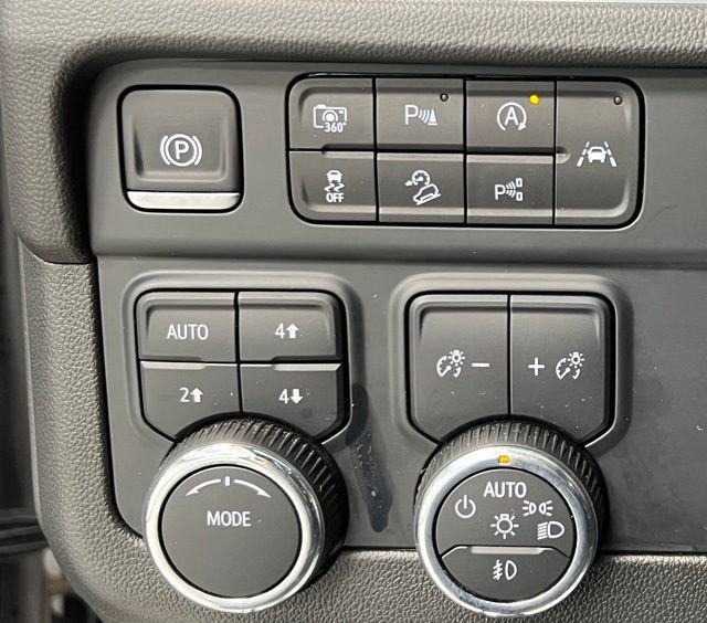 Used 2025 Chevrolet Tahoe Z71 image 31