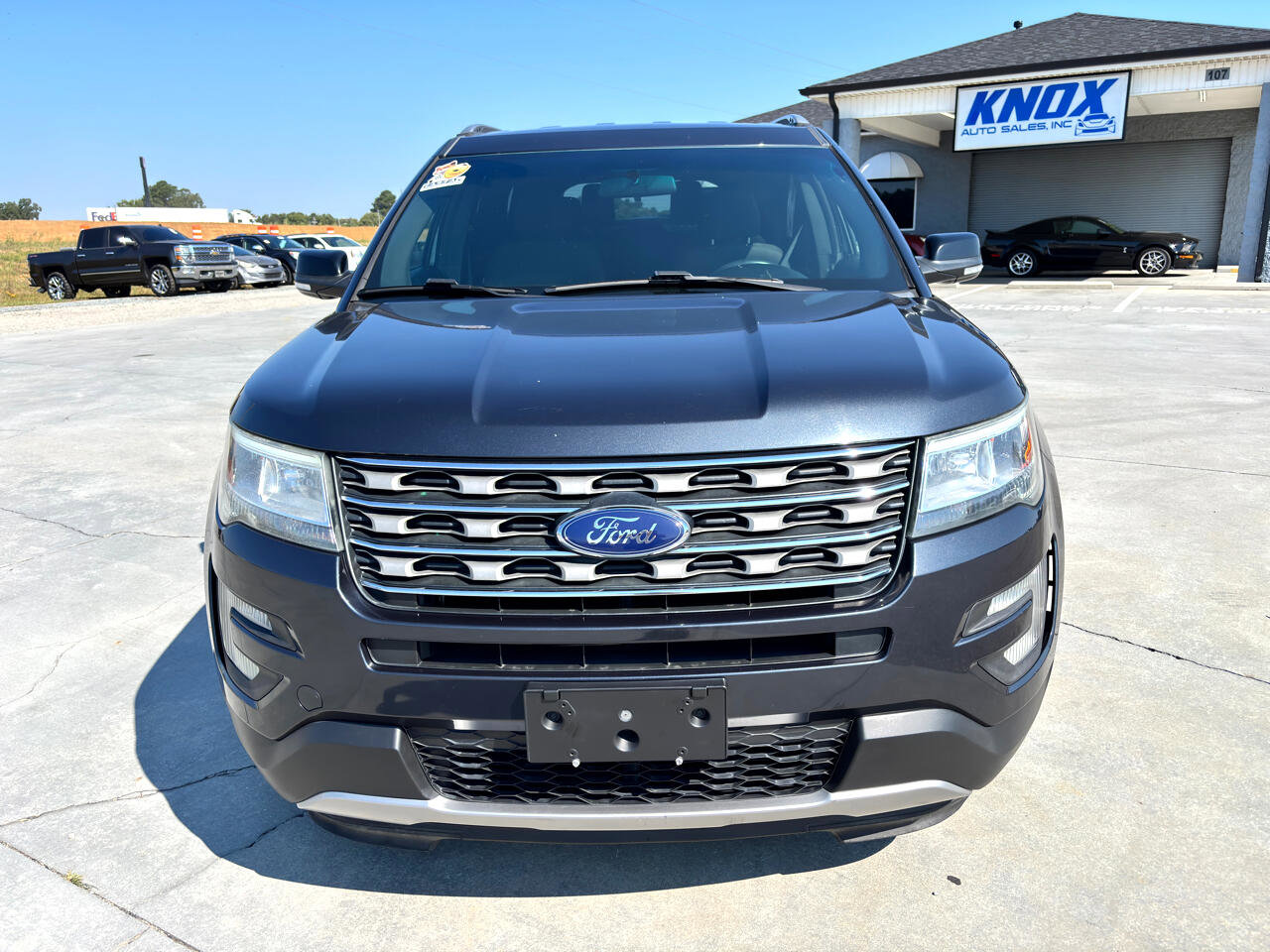 Used 2017 Ford Explorer XLT image 9