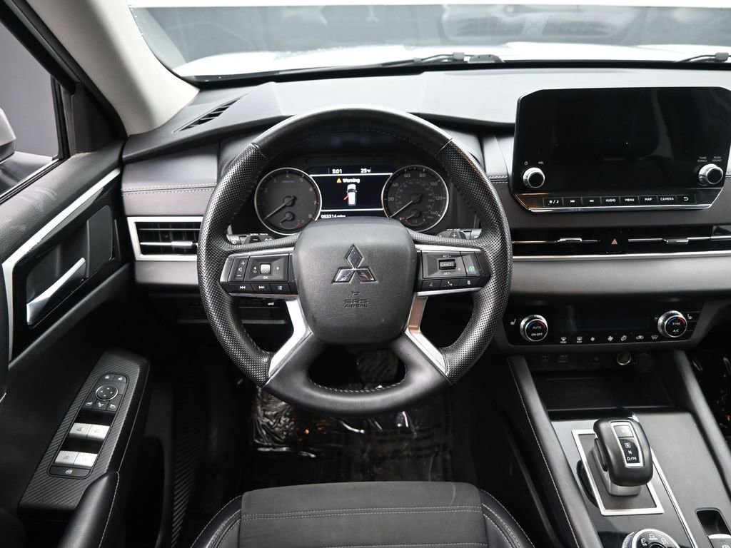 Used 2024 Mitsubishi Outlander SE image 24