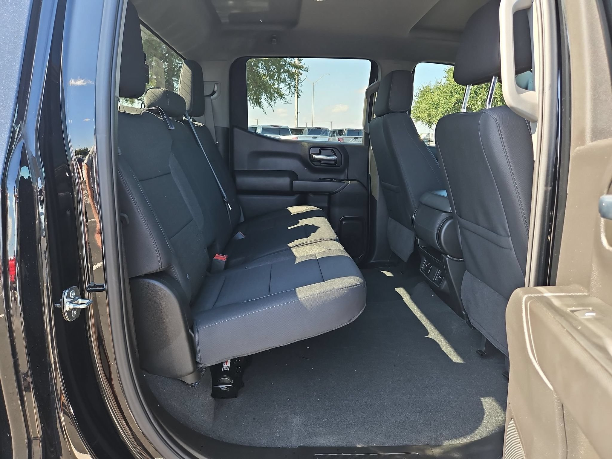 Certified 2025 Chevrolet Silverado 1500 Custom AWD/4WD image 25