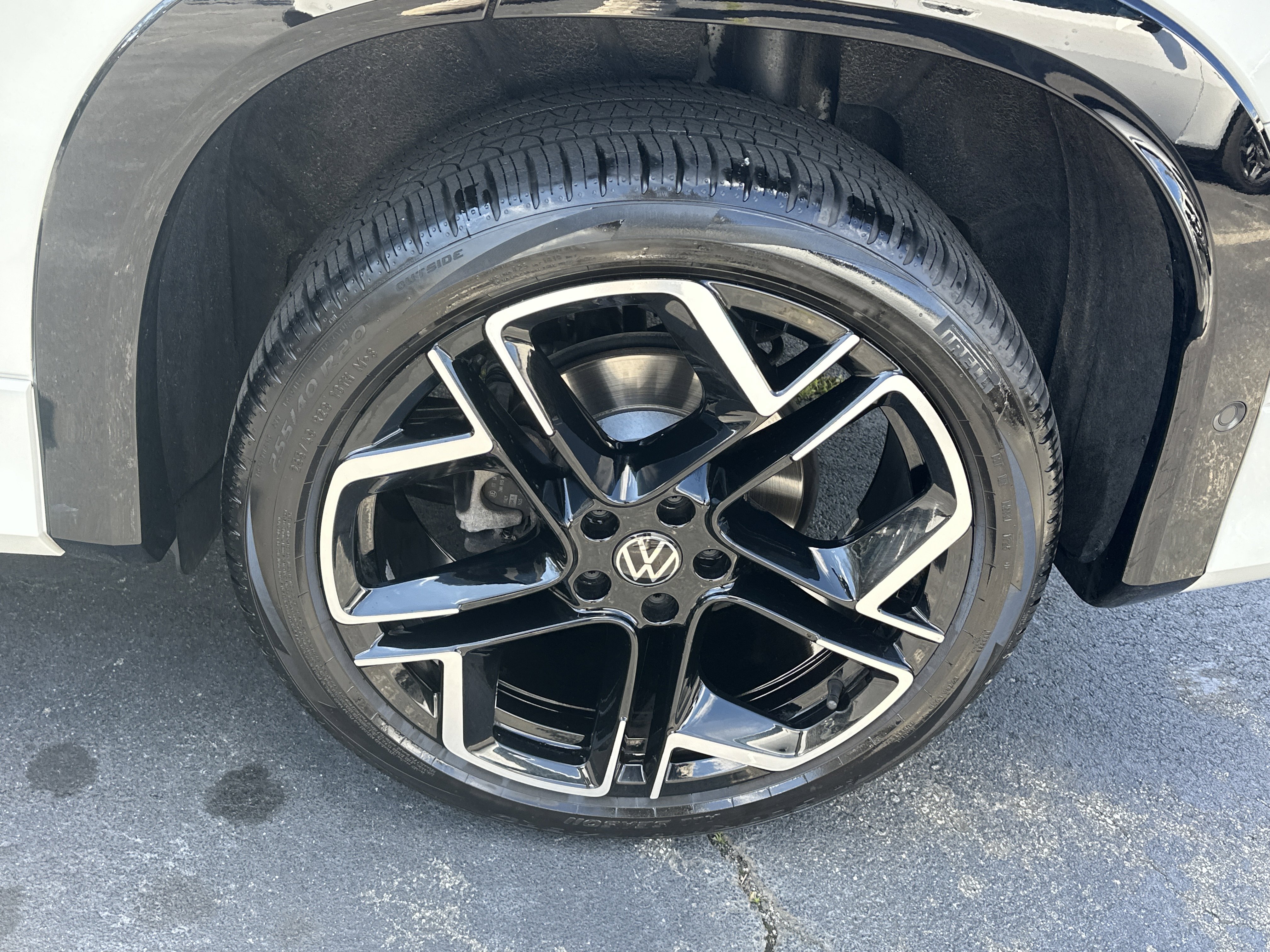 Used 2025 Volkswagen Tiguan SEL R-Line AWD/4WD image 21