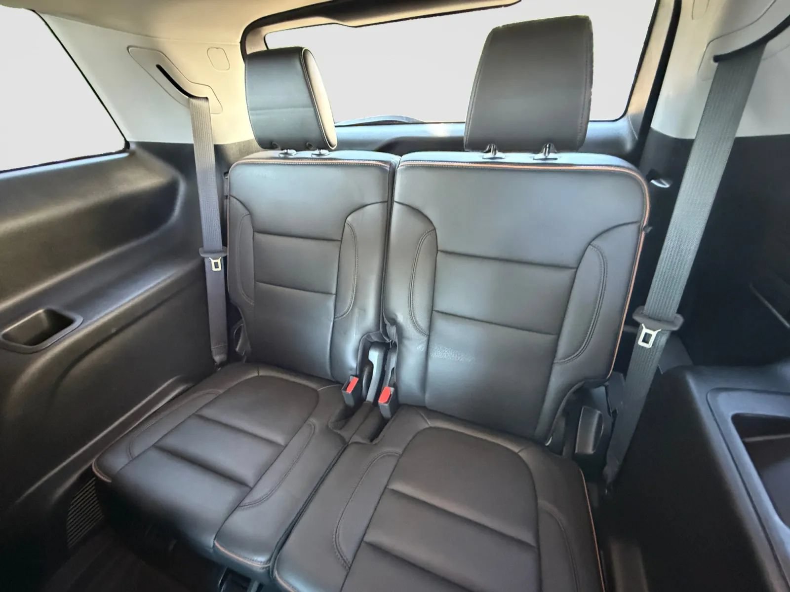 Used 2022 GMC Acadia AT4 w/ Technology Package AWD/4WD image 16