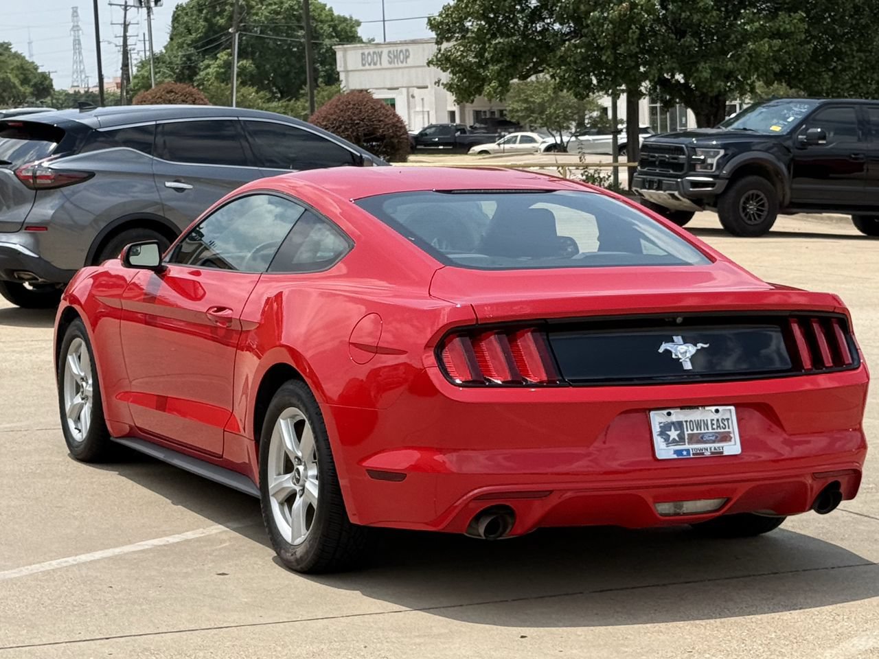 Certified 2017 Ford Mustang Coupe RWD image 5