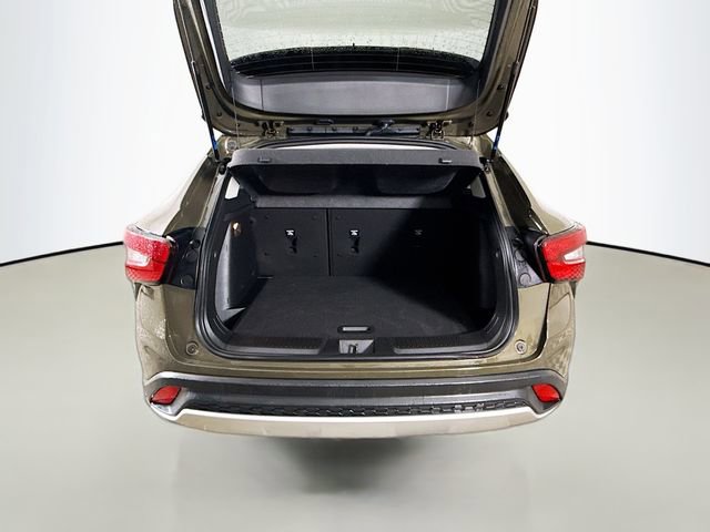 Used 2024 Chevrolet Trax LT w/ Driver Confidence Package image 26