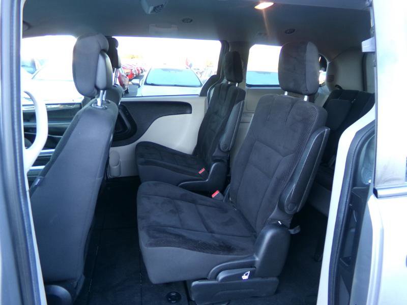 Used 2019 Dodge Grand Caravan SE w/ UConnect Hands-Free Group image 22