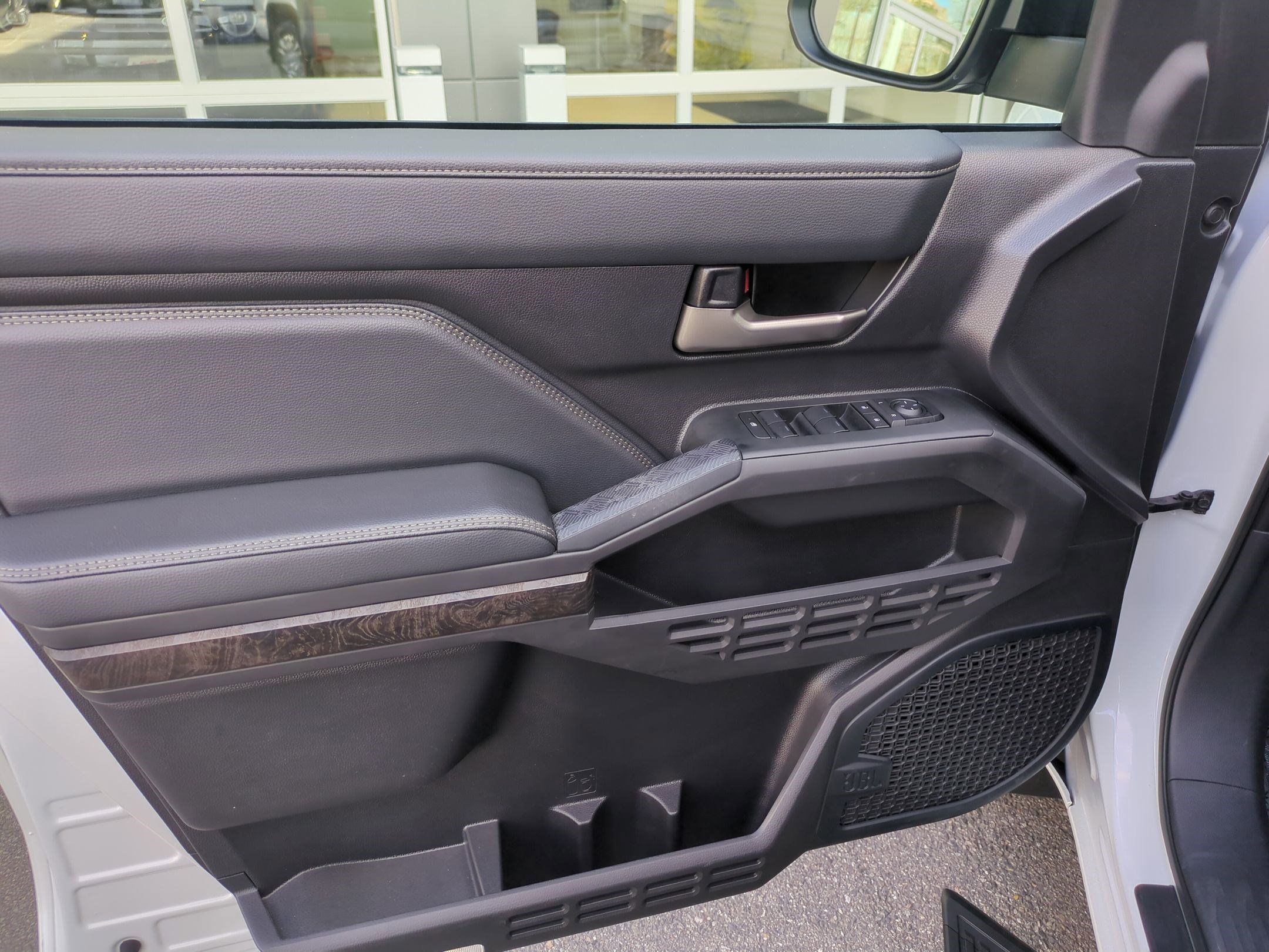 Used 2024 Toyota Tacoma Limited AWD/4WD image 10