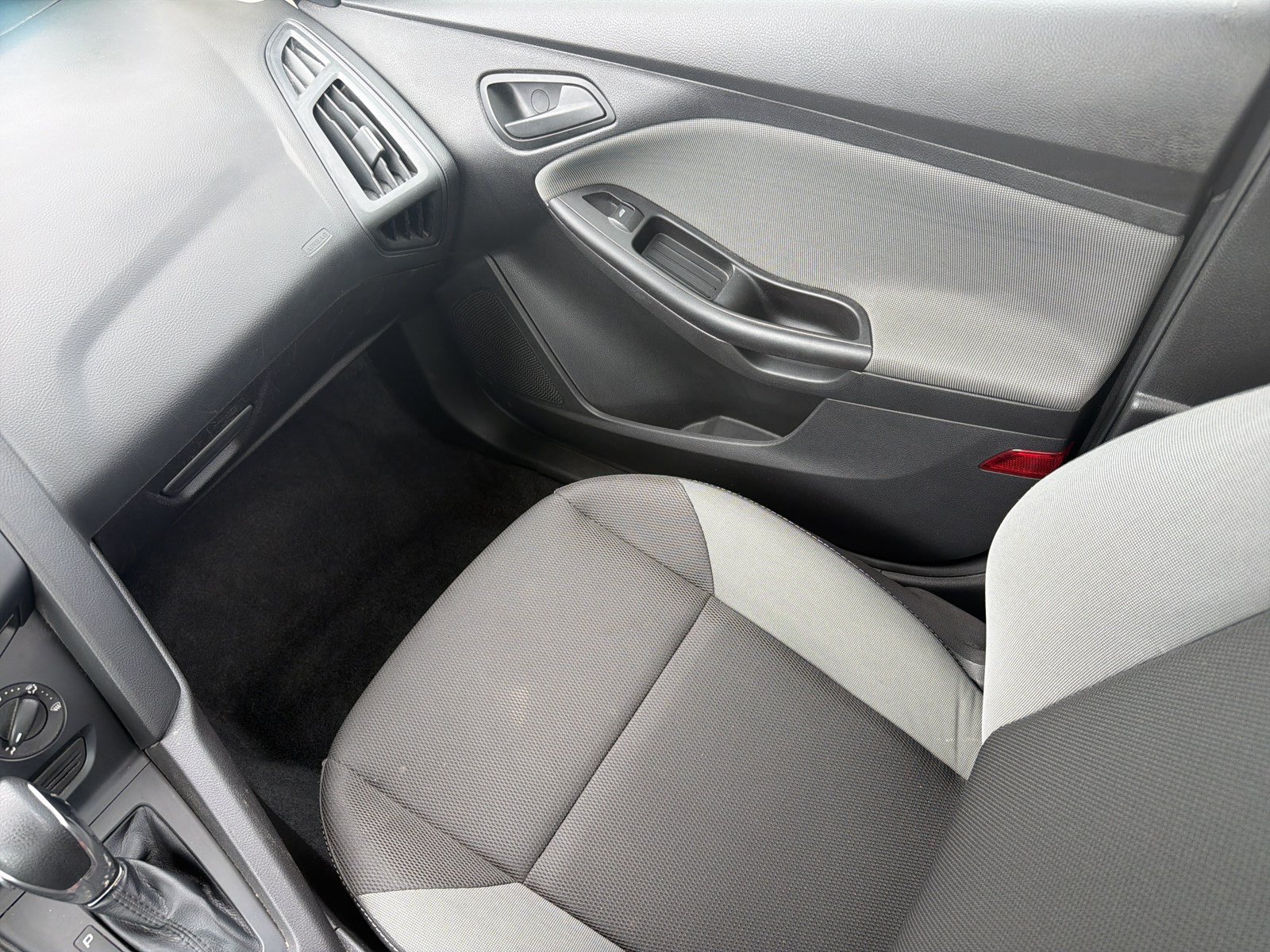 Used 2012 Ford Focus S FWD image 11