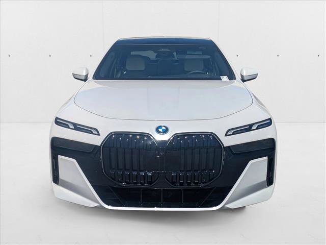 New 2025 BMW 750e xDrive w/ Premium Package image 5