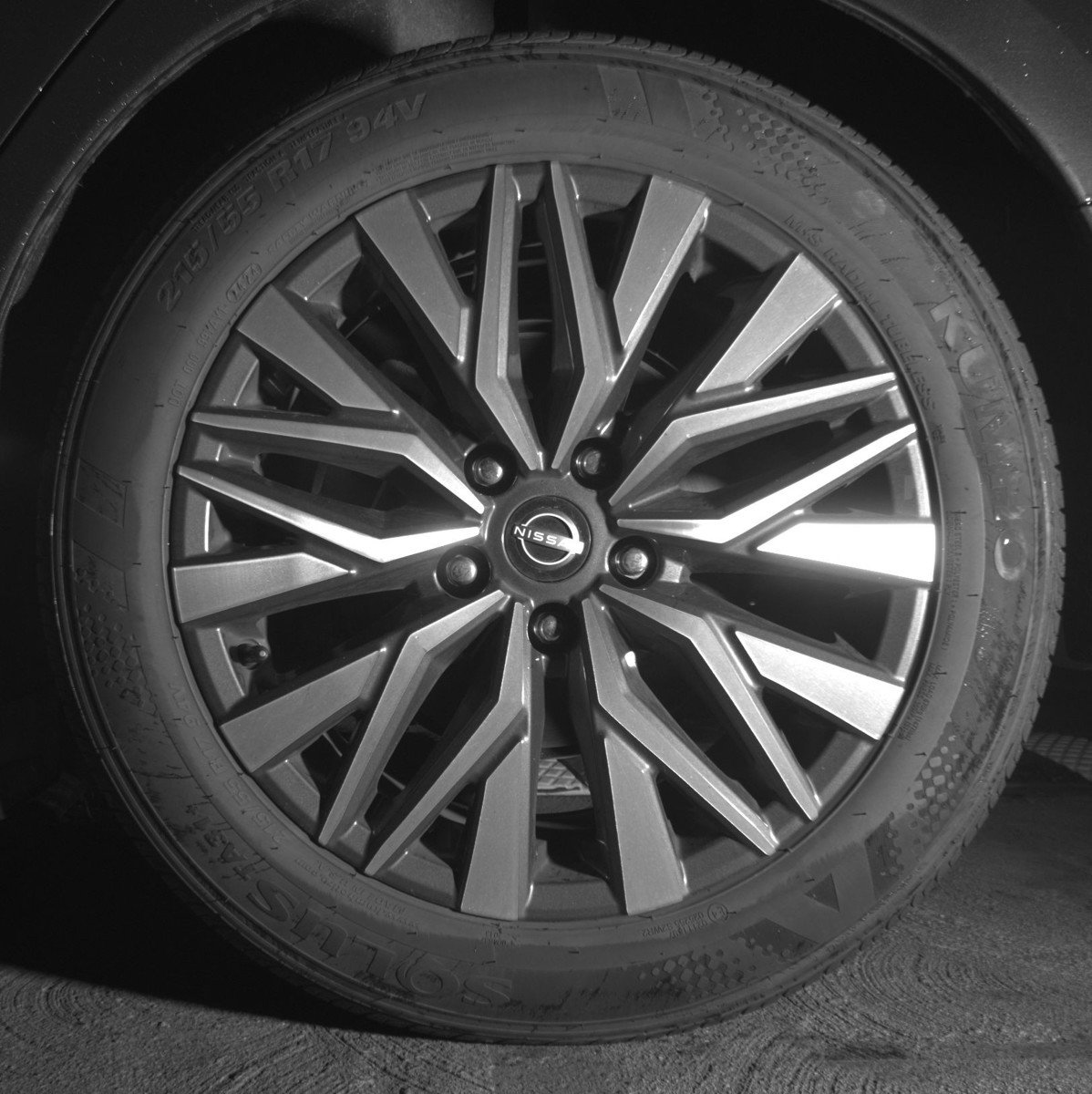 Used 2025 Nissan Altima 2.5 SV image 14