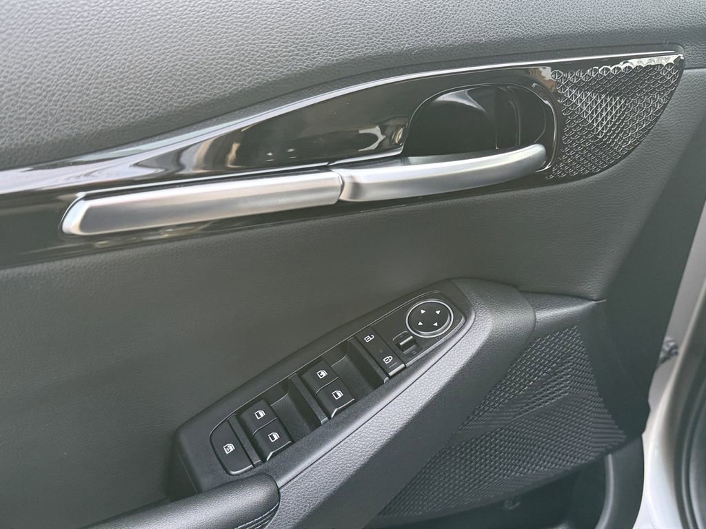 Certified 2022 Kia Seltos S image 9