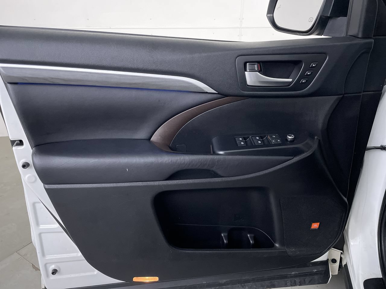 Used 2019 Toyota Highlander Limited AWD/4WD image 10