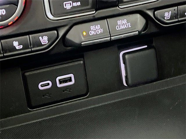 Used 2023 Chevrolet Suburban High Country w/ Advanced Technology Package image 20