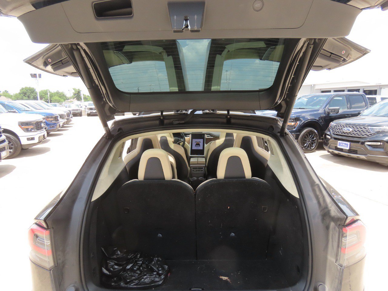 Used 2017 Tesla Model X 75D AWD/4WD image 14