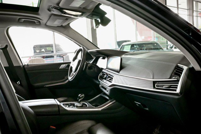 Used 2022 BMW X7 xDrive40i w/ Premium Package image 30