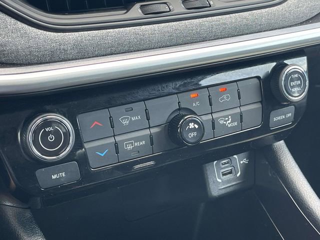 Used 2022 Jeep Compass Latitude image 30