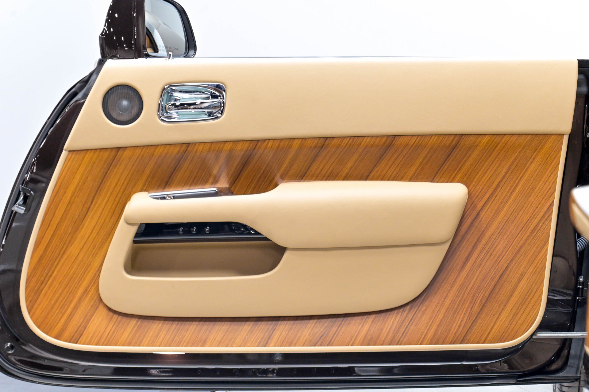 Used 2014 Rolls-Royce Wraith RWD image 25