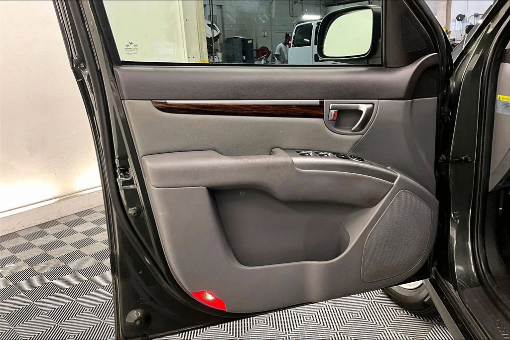 Used 2012 Hyundai Santa Fe GLS image 24