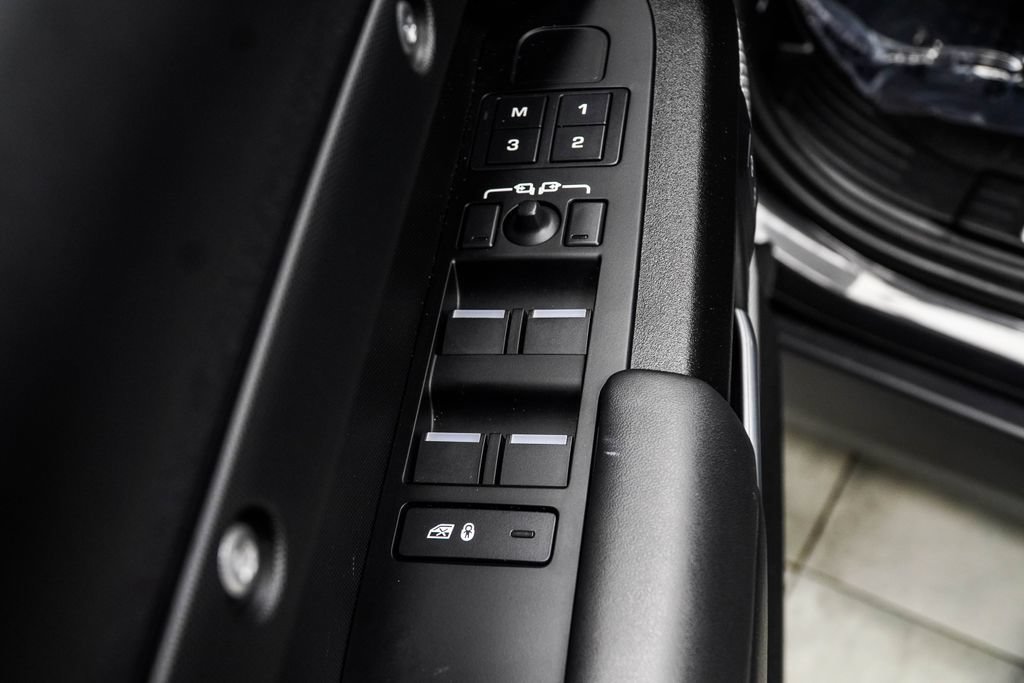 Used 2024 Land Rover Defender 130 Outbound AWD/4WD image 36