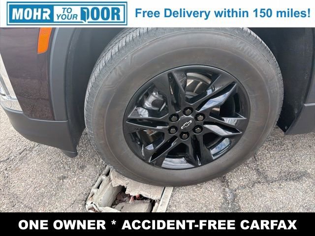 Used 2023 Chevrolet Traverse LT image 9