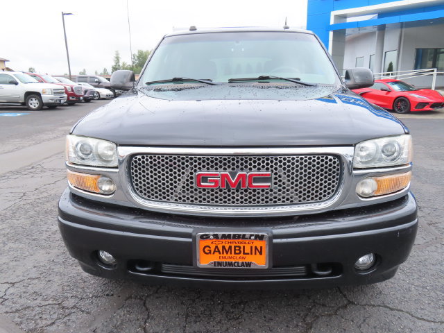 Used 2004 GMC Yukon Denali AWD/4WD image 2