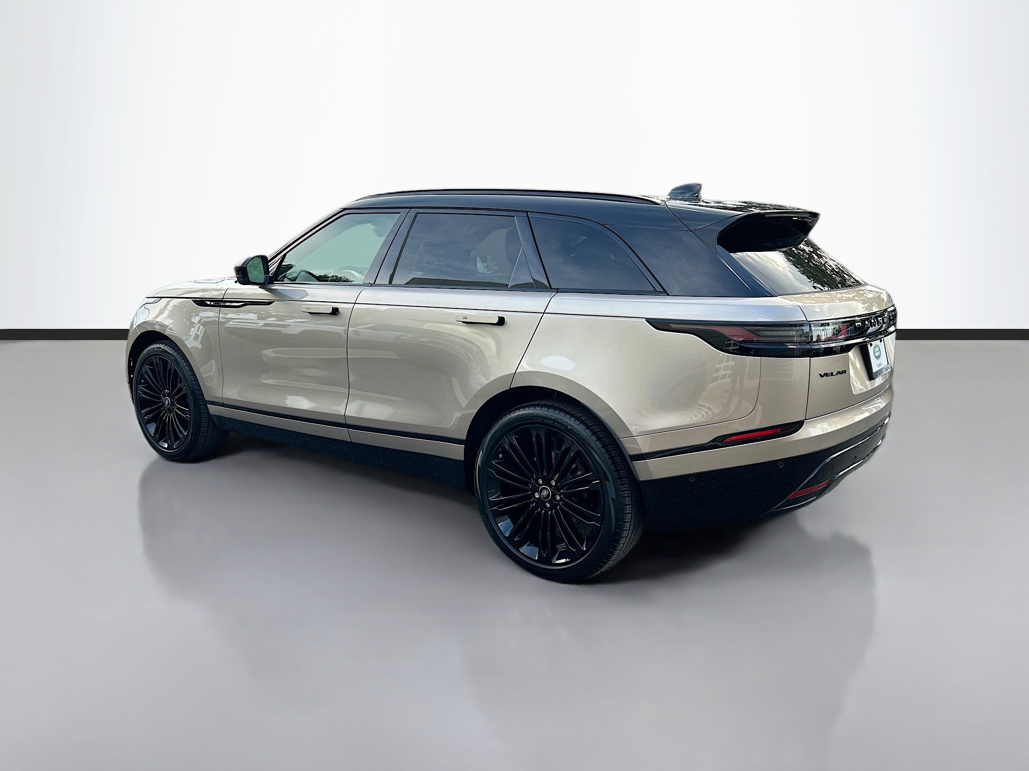 New 2026 Land Rover Range Rover Velar Dynamic SE image 3