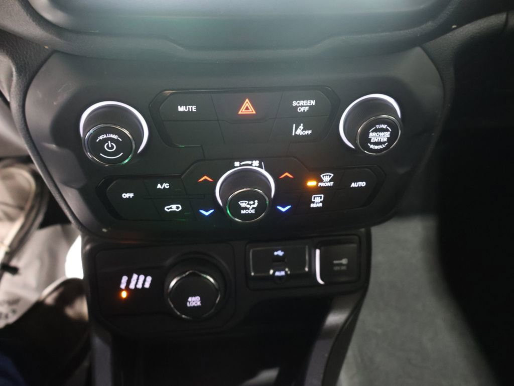 Used 2022 Jeep Renegade Altitude image 28