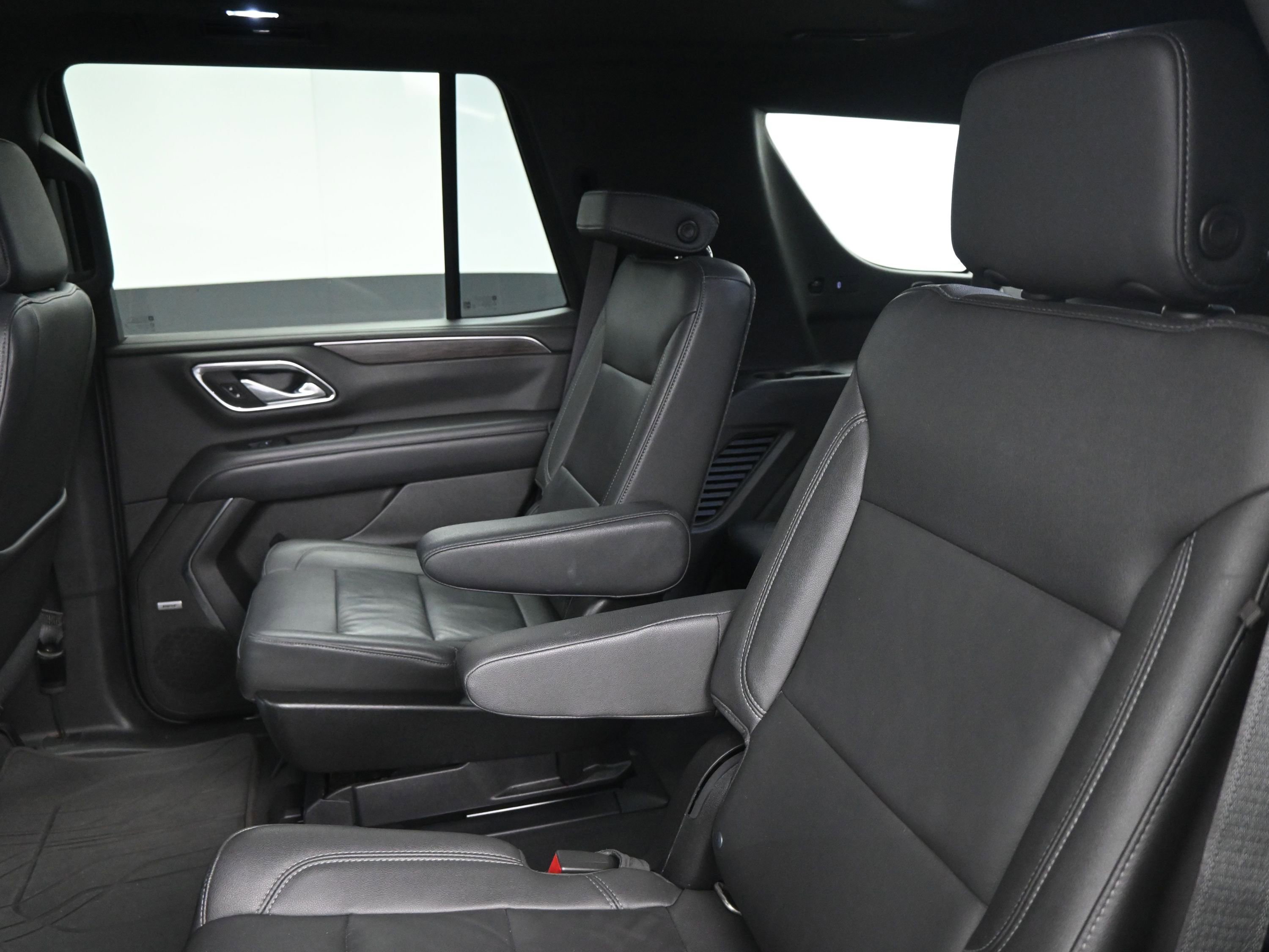 Used 2021 Chevrolet Tahoe Z71 w/ Luxury Package image 17