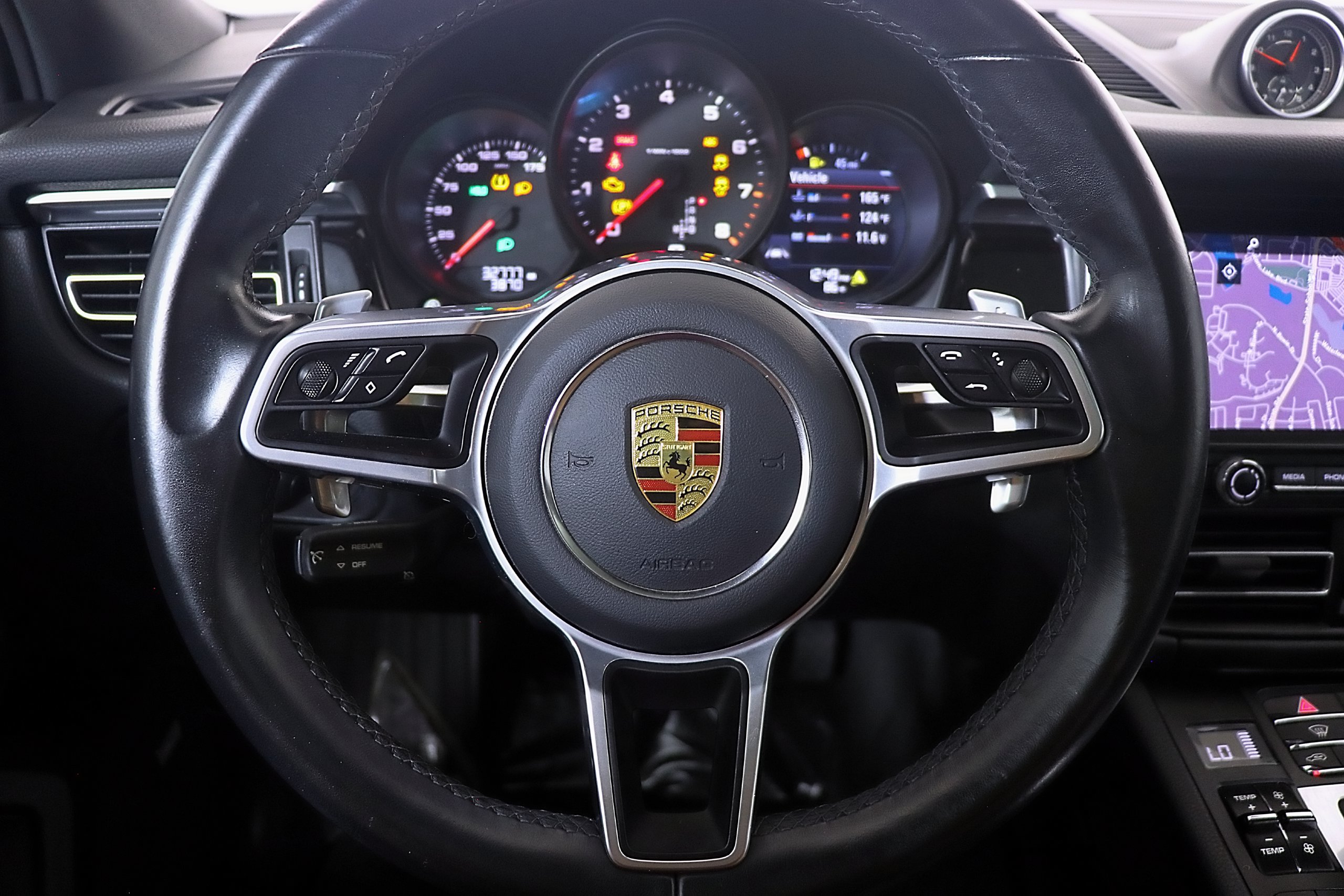 Used 2021 Porsche Macan AWD/4WD image 24