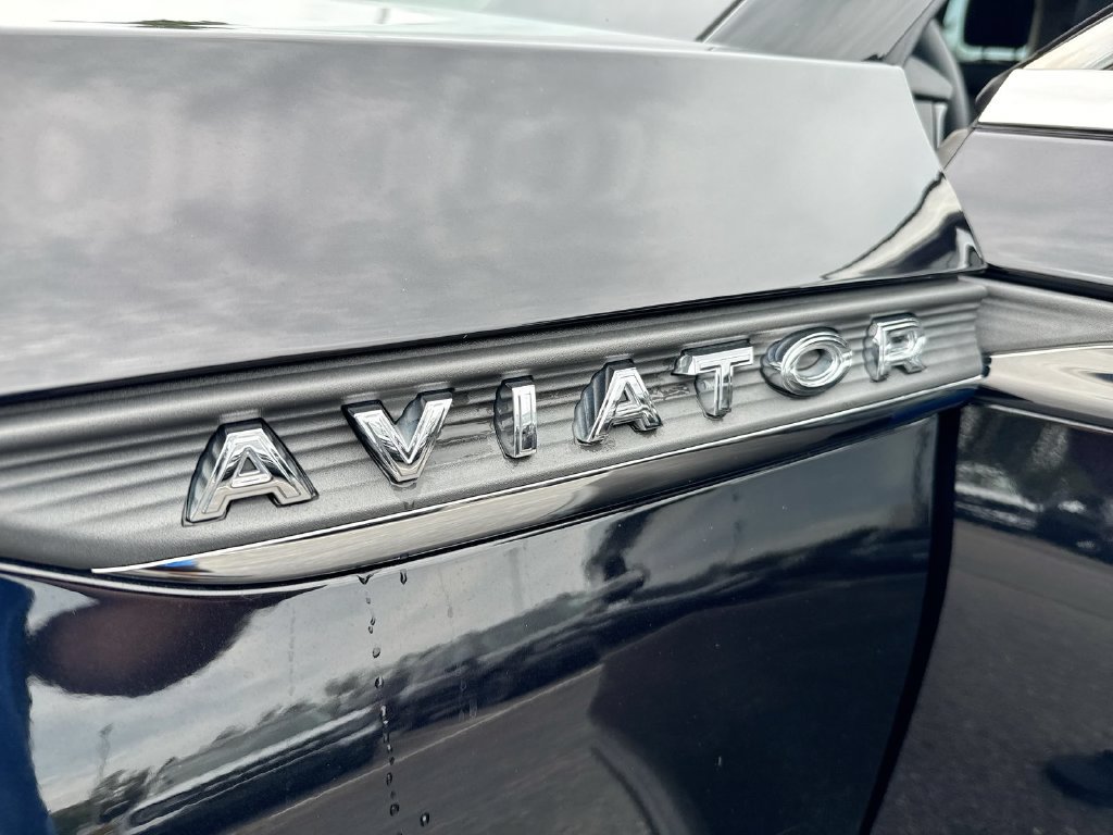 Used 2023 Lincoln Aviator AWD w/ Premium Package image 28