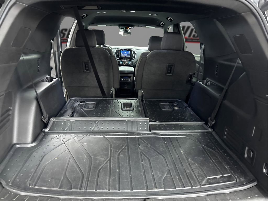 Used 2023 Chevrolet Traverse LT image 11