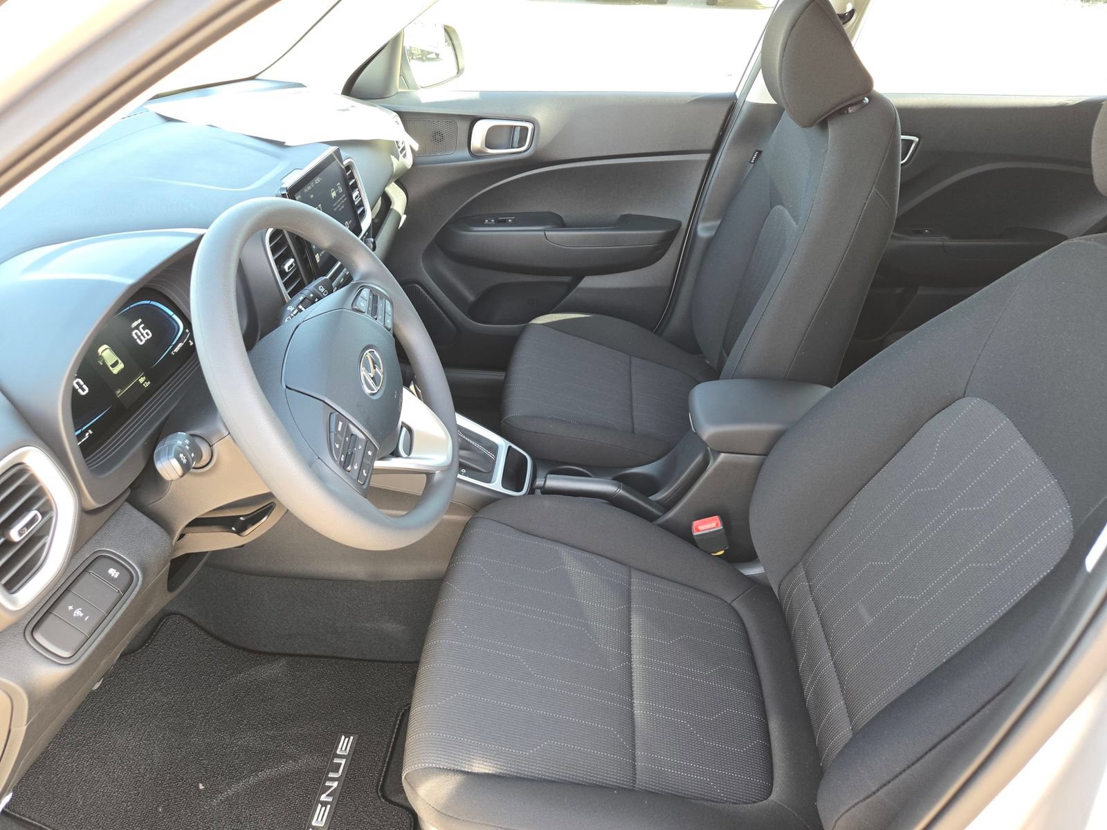 New 2026 Hyundai Venue SE FWD image 16