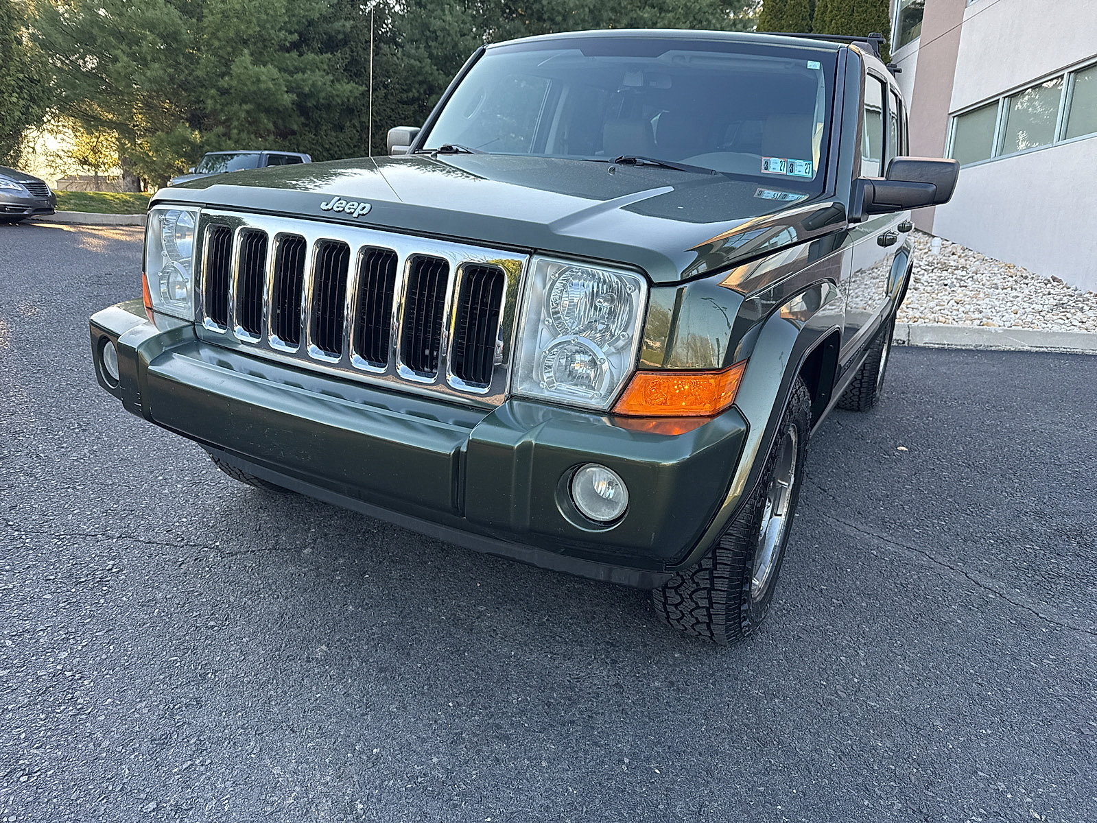 Used 2008 Jeep Commander Sport image 13